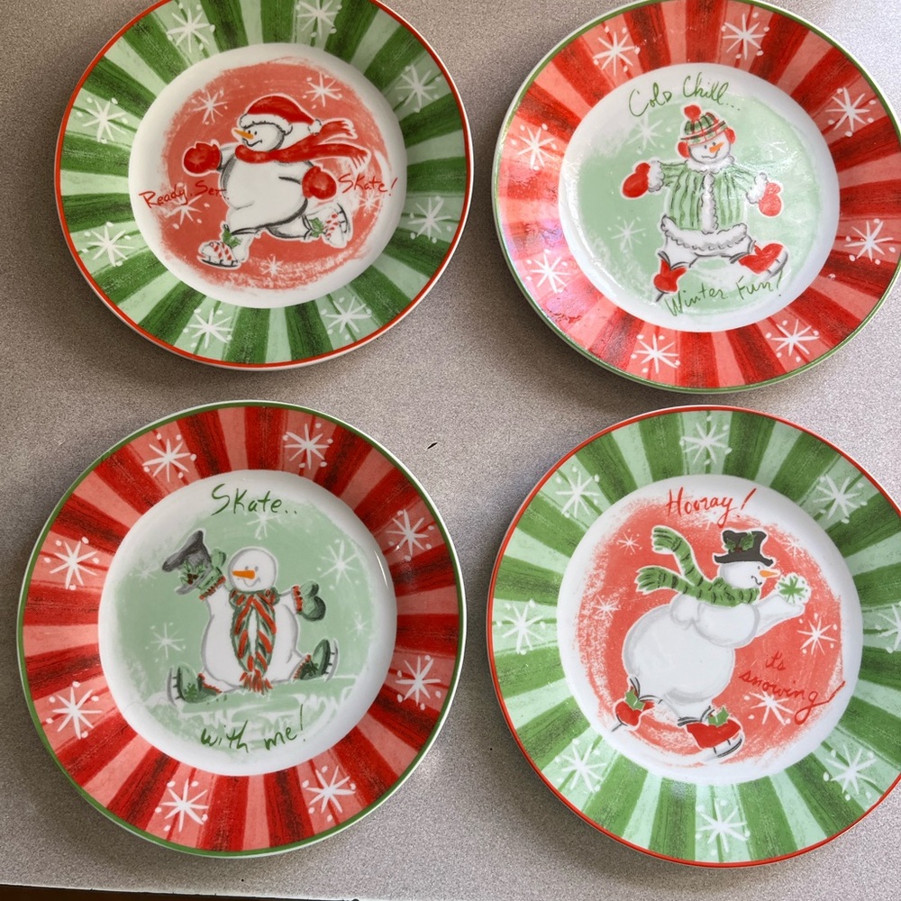Set of 4 Avon China Skating Snowmen Dessert-Salad Plates vintage EUC